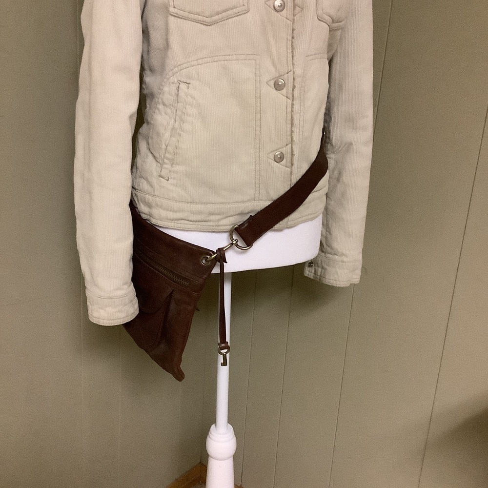 Fossil Leather crossbody bag.